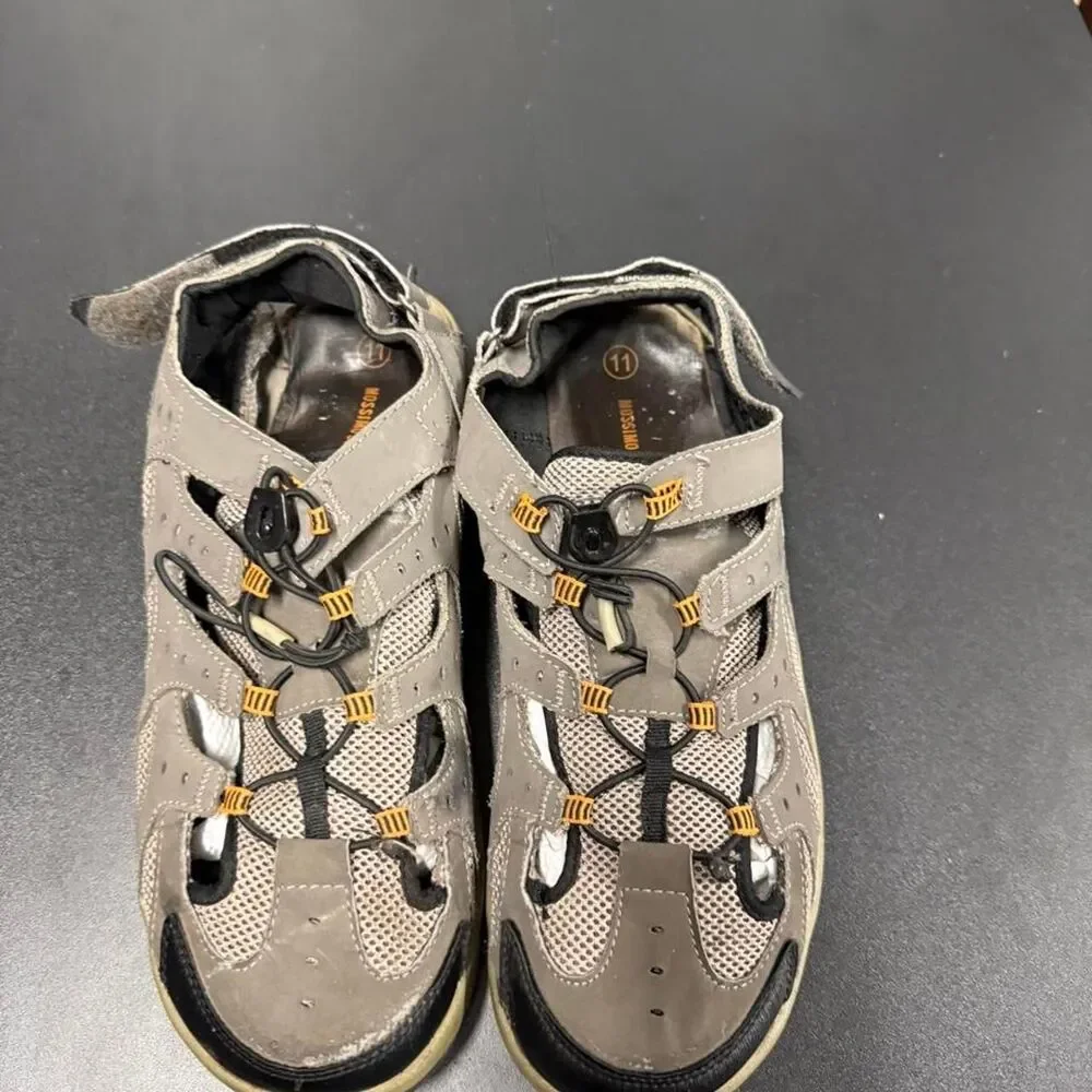 Mossimo Men's Grey and Black Sandals